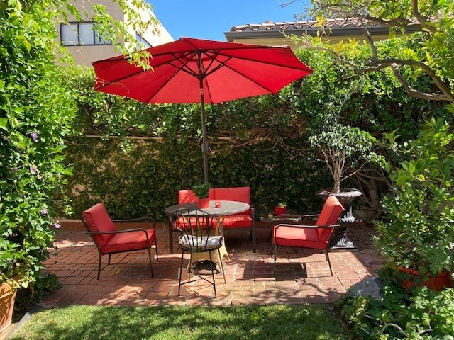 Shared garden area - 4319 Arista St Unit Arista apartment