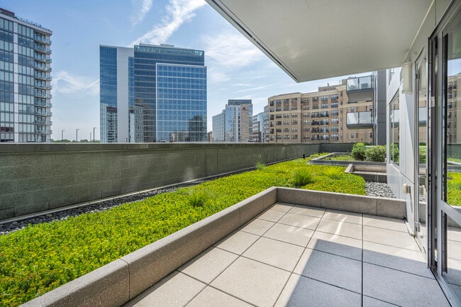Patio - 4960 Fairmont Ave Unit 603