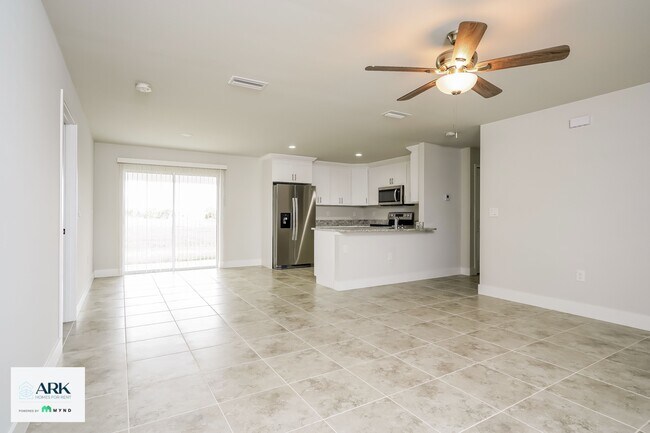1037 Kimberly Ave