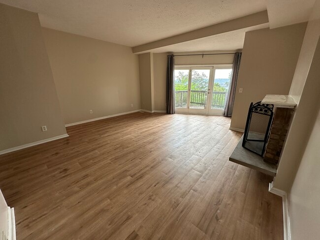 Photo - 1851 Walker St Unit 1