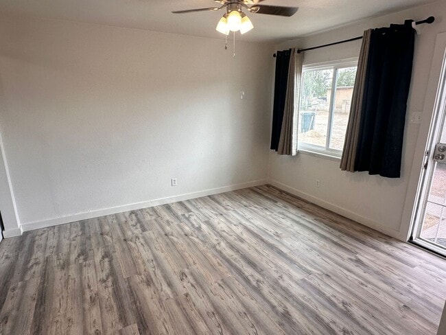 Photo - 536 Alcazar St SE Unit B