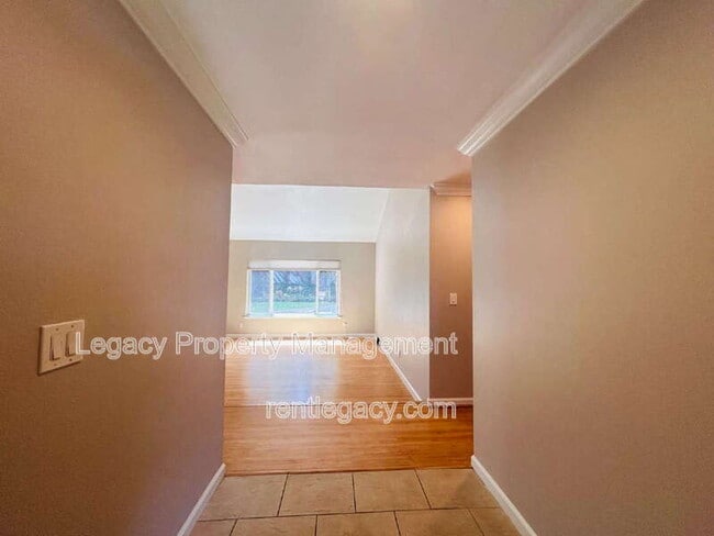 1163 Gamay Dr