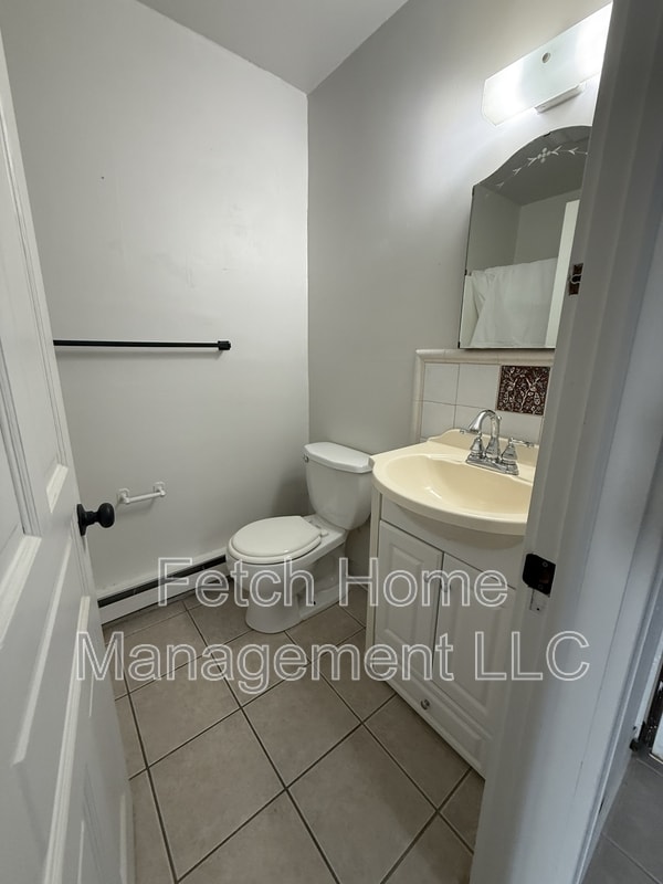 Photo - 736 E King St
