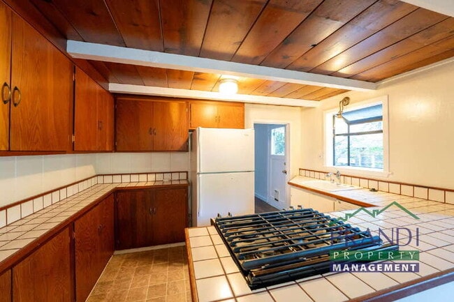 Photo - 357 Forrest Ave