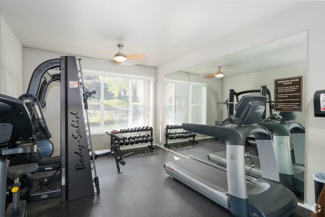 24/7 Fitness Center