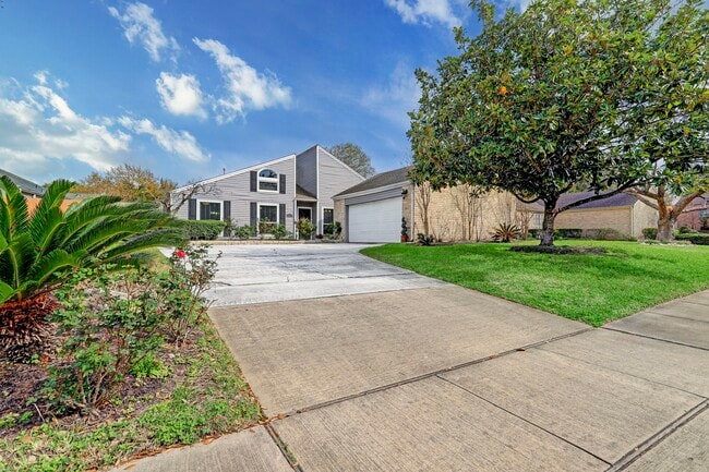 Photo - 2235 Round Lake Dr