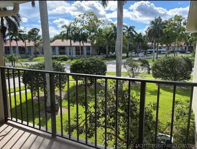 Photo - 1445 Lake Crystal Dr Unit E