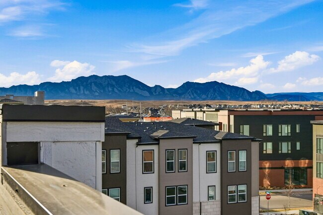 Photo - 2272 Old Rail Wy