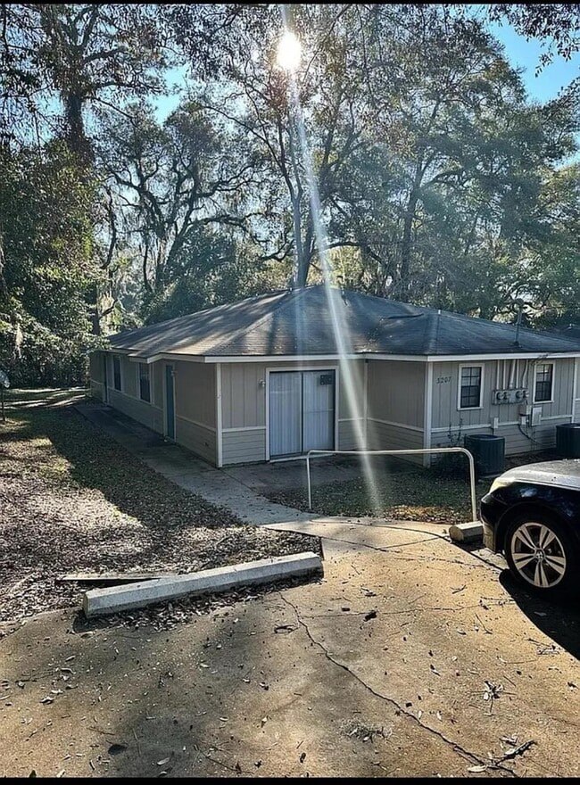 Building Photo - 3207 Jim Lee Rd Rental