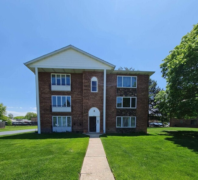 Photo - 215 E Naperville Rd Apartamentos Unidad 2E