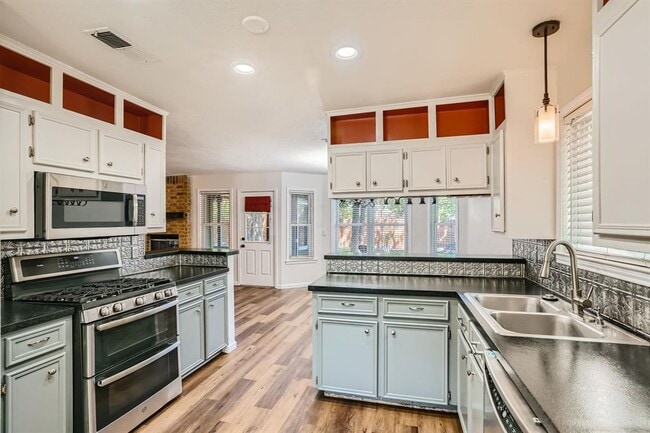 Photo - 1712 Hermitage Dr