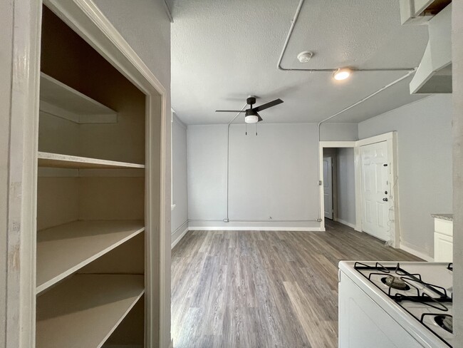 Photo - 127 Sandmeyer St