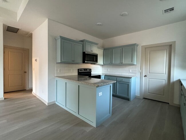 Photo - 1202 W Iowa Ave