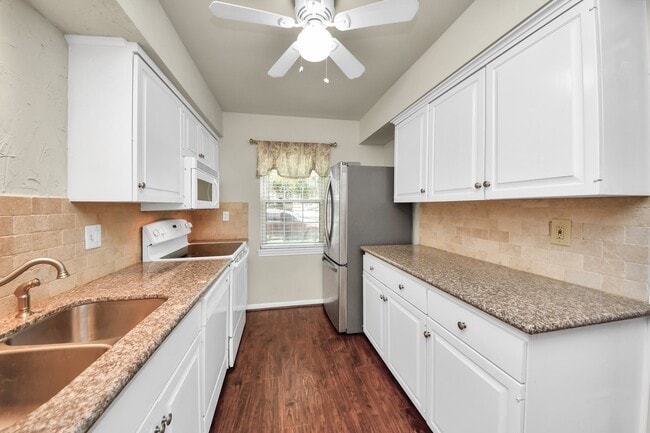 6334 Chevy Chase Dr Unit 17