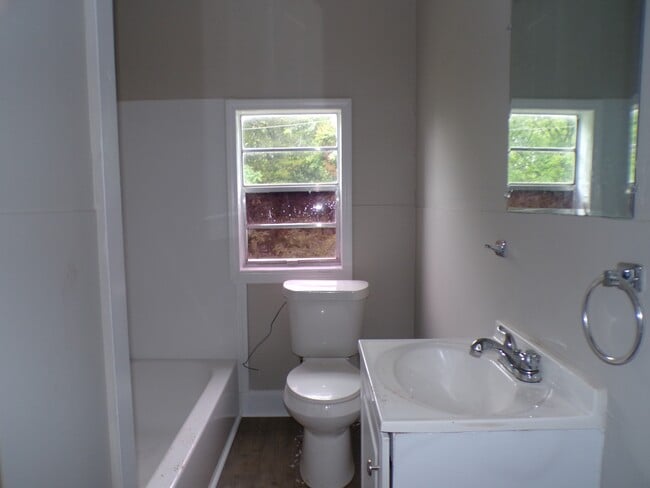 Photo - 5223 Loop Rd
