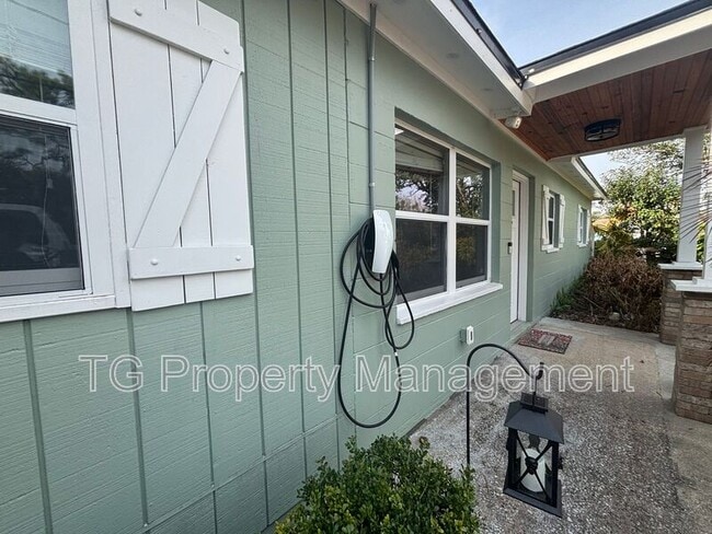 Photo - 14046 Aldridge Rd N