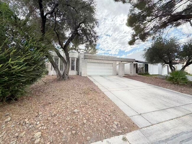 3174 Bel Air Dr
