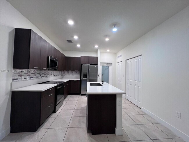 Photo - 8265 NW 41st St