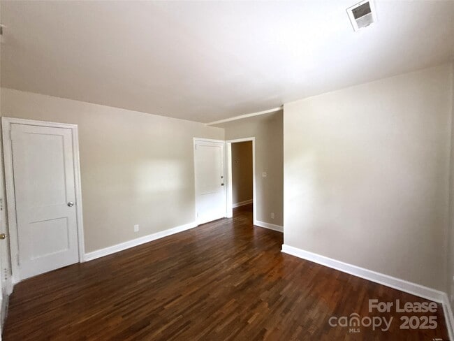 Photo - 2729 Bancroft St Unit 4