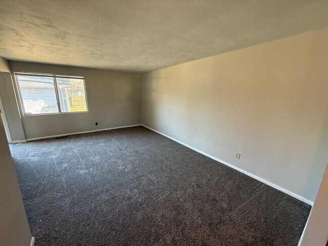 Photo - 4918 Dwight Dr