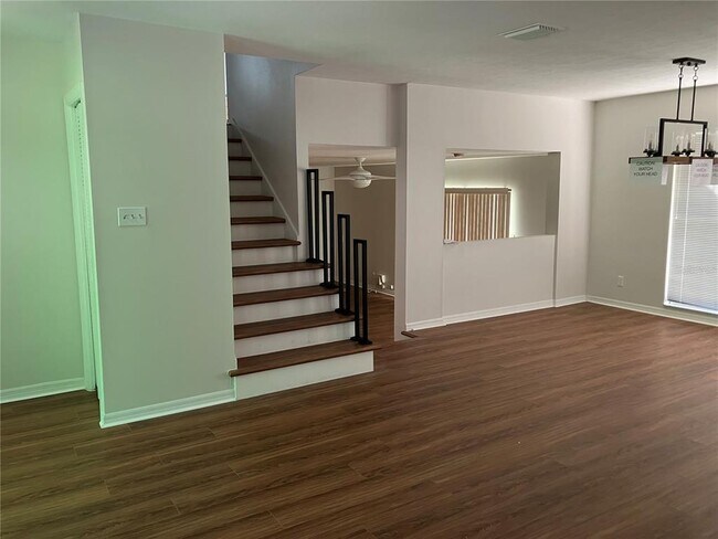 Photo - 514 Crestover Dr