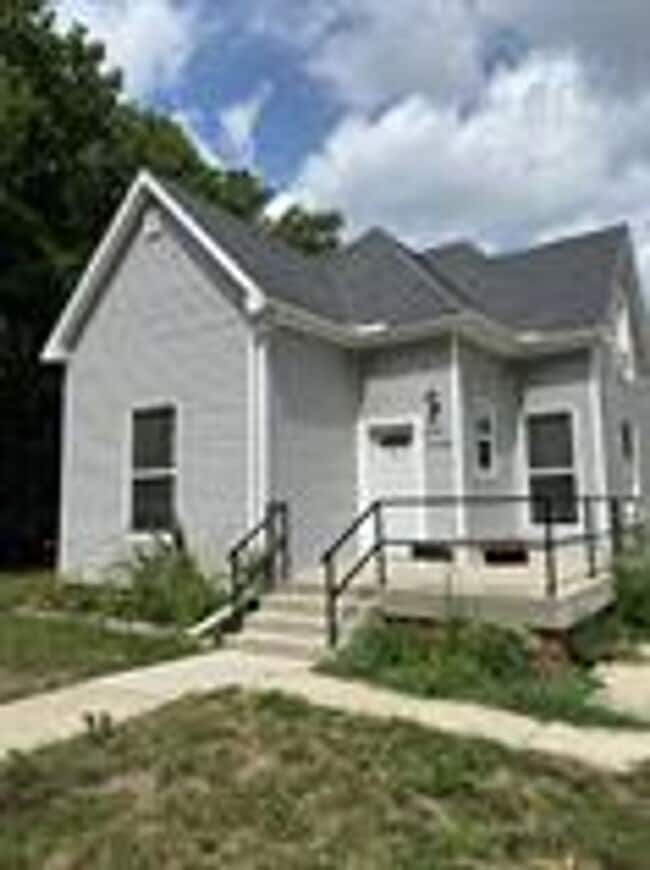 Building Photo - 210 N Central Ave Unit 1