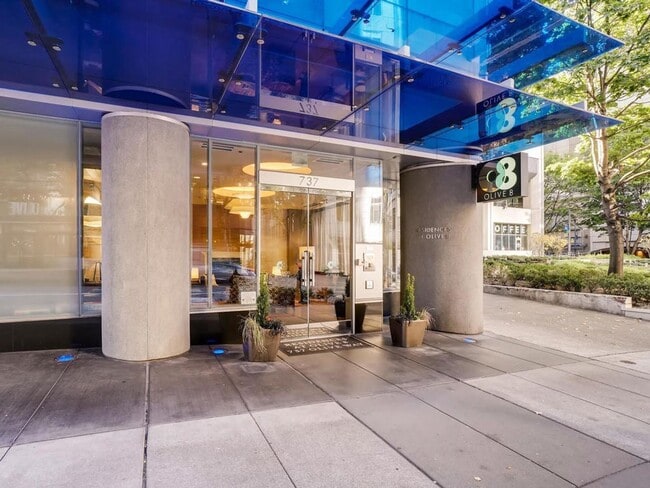 Photo - 25th West facing luxury unit located top of Hyatt Hotel!