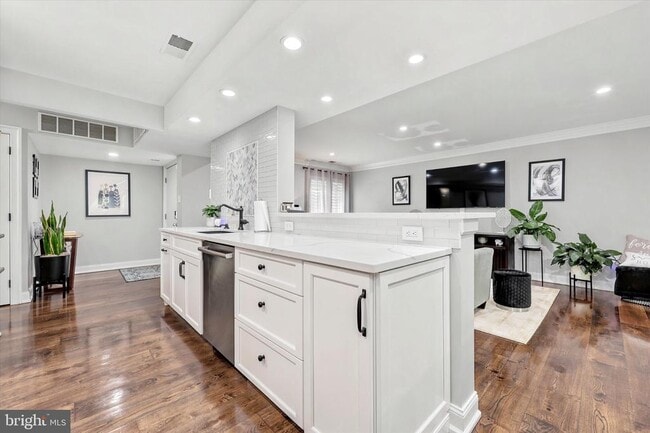 Photo - 1750 Oakwood Terrace
