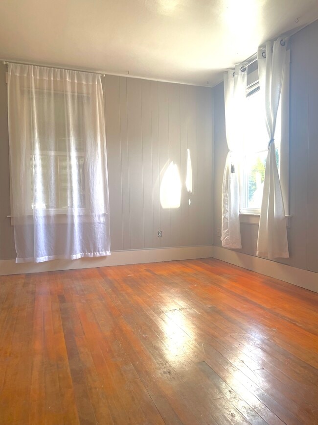 Photo - 557 Brunswick St