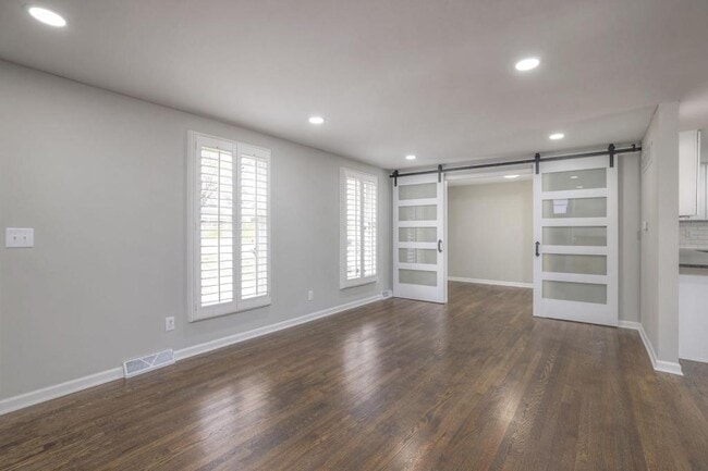 Photo - 10530 W 92nd Pl