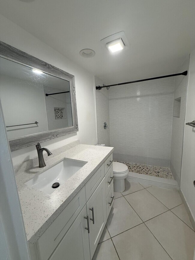 Photo - 153 W Laurel Dr Unit 1003