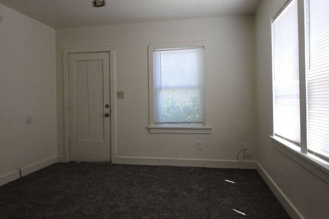 Photo - 814 Martin St