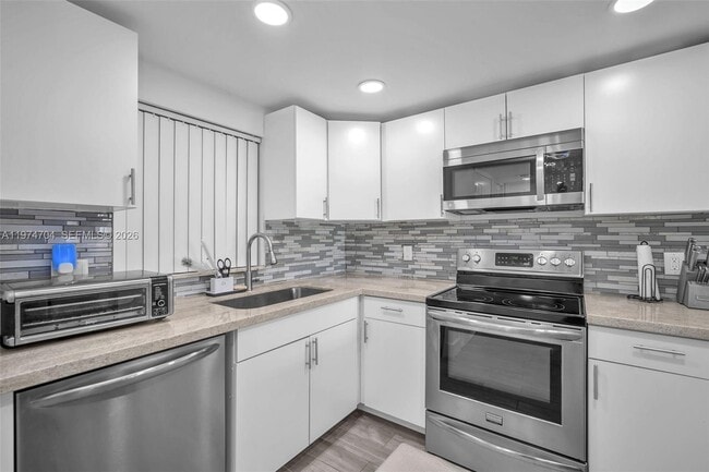 Photo - 9431 Live Oak Pl Unit 108