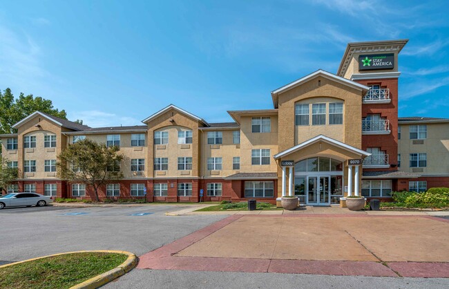 Building Photo - Furnished Studio-Indianapolis - Northwest ... Rental