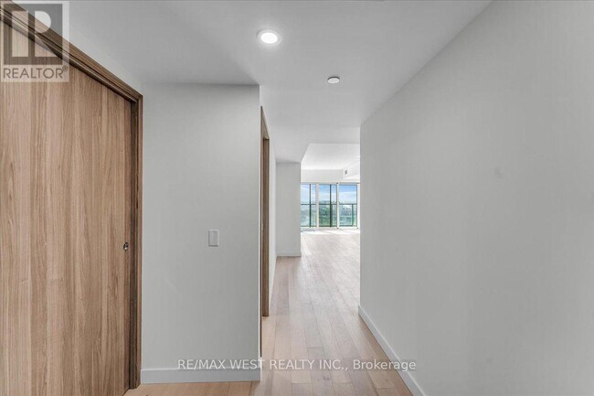 Photo - 1 Concord Cityplace Wy Unit 5709