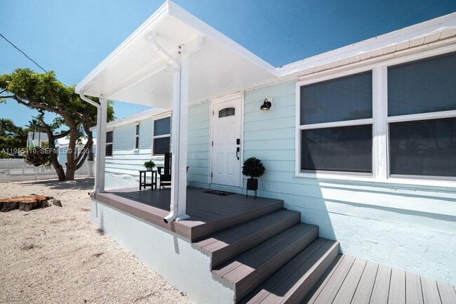 Photo - 212 Buttonwood Ln