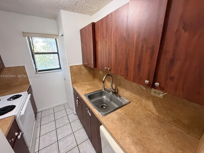 Photo - 6975 NW 179th St Unit 204