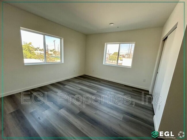 Building Photo - 10505 Hawthorne Blvd Rental