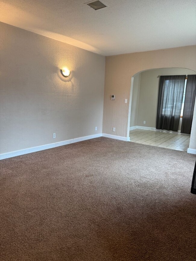 Photo - 3 Bedroom 1.5 Bath / House