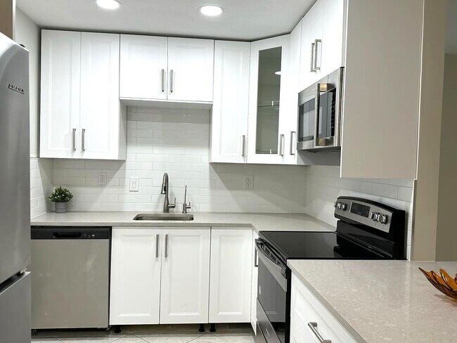 Photo - 185 Burgandy Way