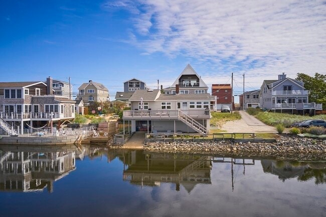 Building Photo - 4 28th St