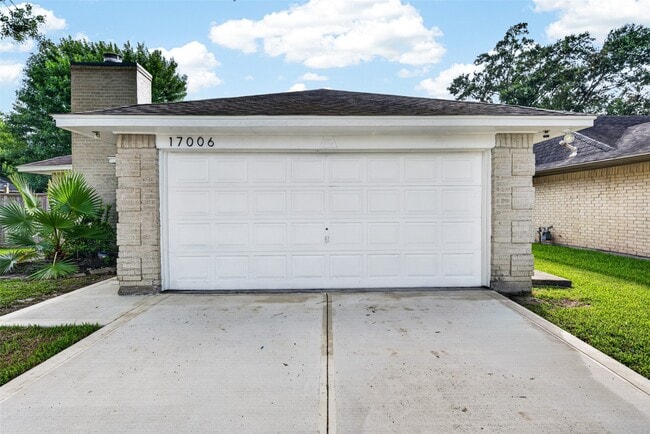 Photo - 17006 Enchanted Cir E