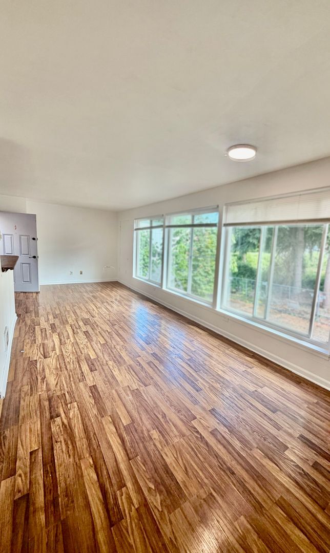 Building Photo - 5222 Rainier Ave S Unit 2