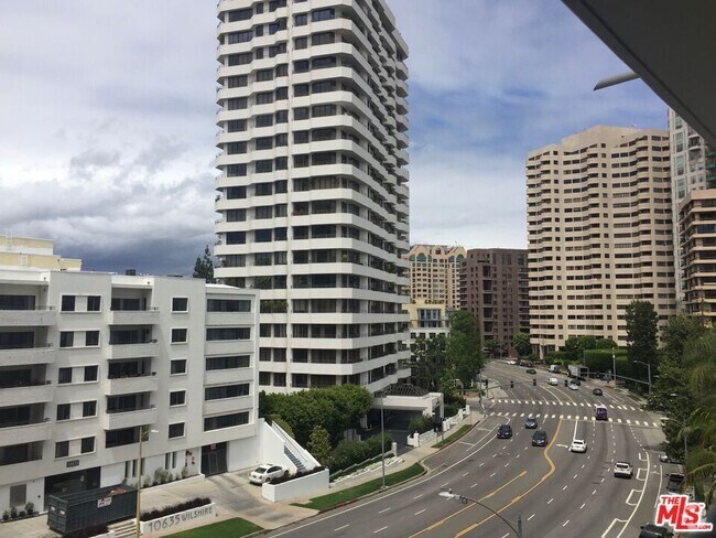 Building Photo - 10660 Wilshire Blvd Unit 705 Rental
