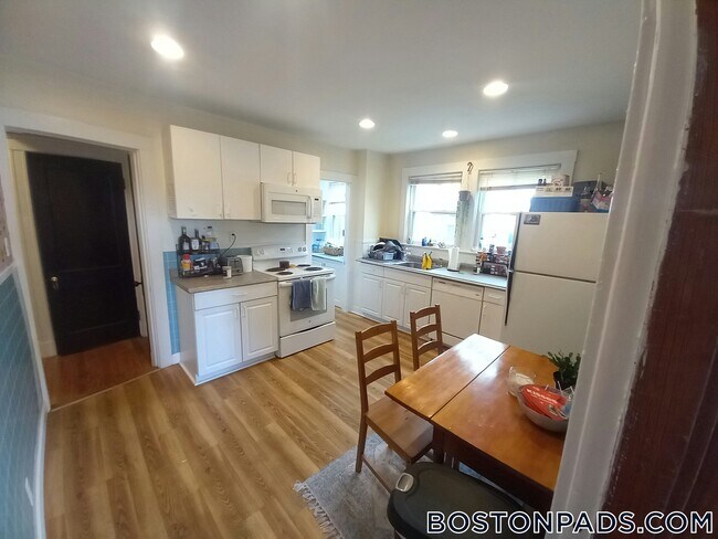 Photo - 6 Mapleton St