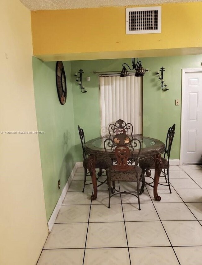 Photo - 526 S 28th Ave