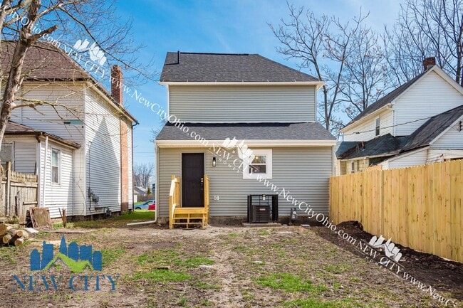 Photo - Large Remodeled 2 Bedroom Single-Family Ho...