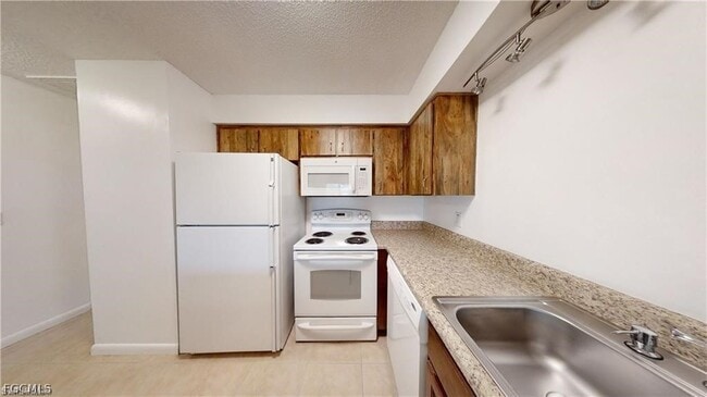 Photo - 2303 NE 6th St