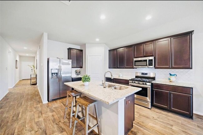 Photo - 519 Green Clover Ln