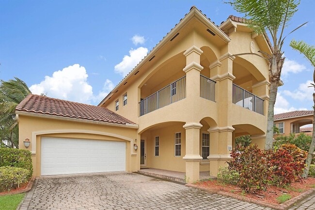 Photo - 748 Cresta Cir